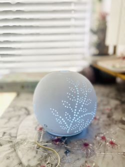 Escents DREAM Ceramic Aroma Mist Diffuser & Lamp | Retails $90