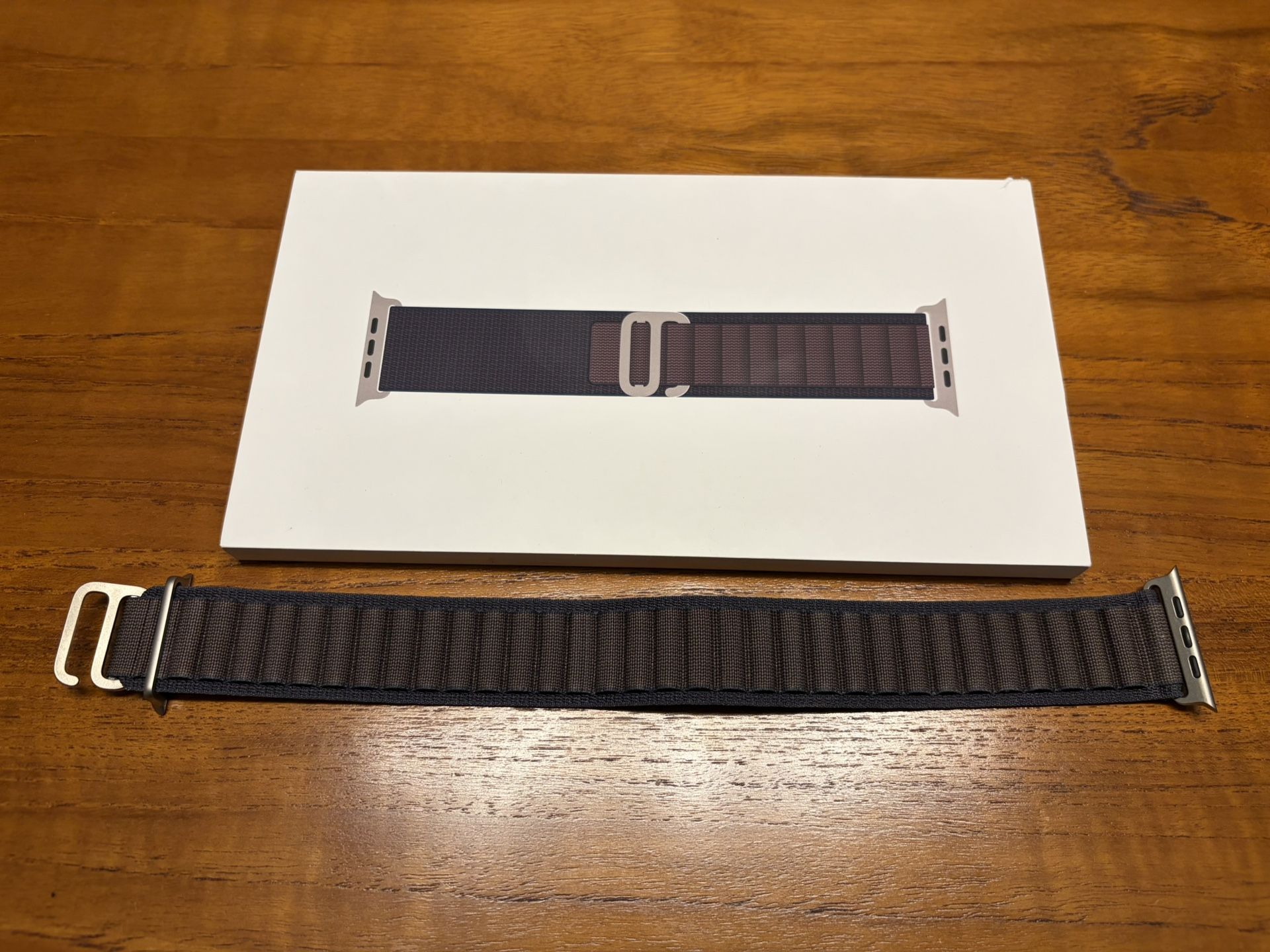 Apple Alpine Loop Band - Indigo - 49MM - L - OEM