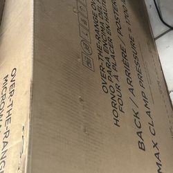 Over The Stove Microwave Pretty Much Brand New 