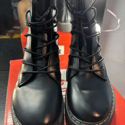 Black dress boots trendy size 8 women’s