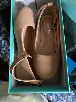 Girl shoes