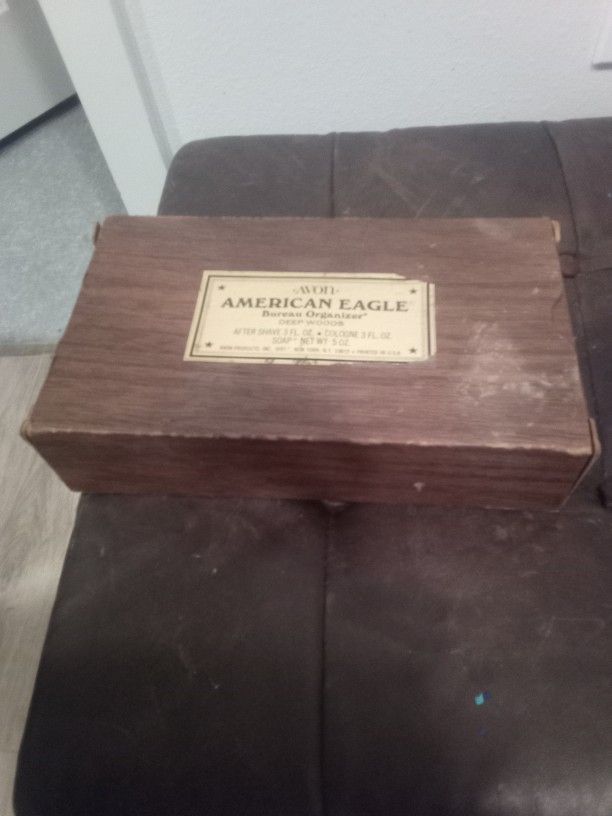 Avon American Eagle Bureau Organizer