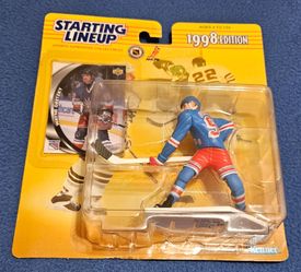 NIB 1998 STARTING LINEUP WAYNE GRETZKY - NEW YORK RANGERS