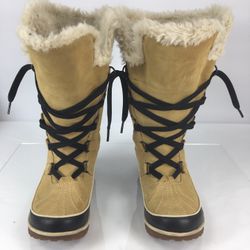 SOREL WATER PROOF SNOW BOOTS  SIZE 8 EXCELLENT NEW CONDITION  LOCATION HENDERSON 89015