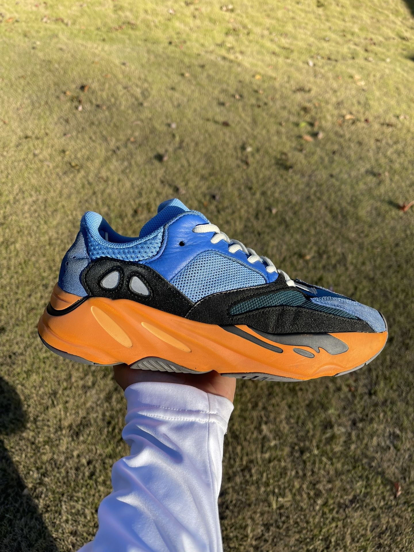 Adidas Yeezy Boost 700 Bright Blue Mens Size 9 GZ0541