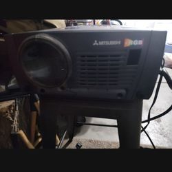 Mitsubishi X490U Conference Projector 3 LCD Portable XGA Iris Sensor Speaker