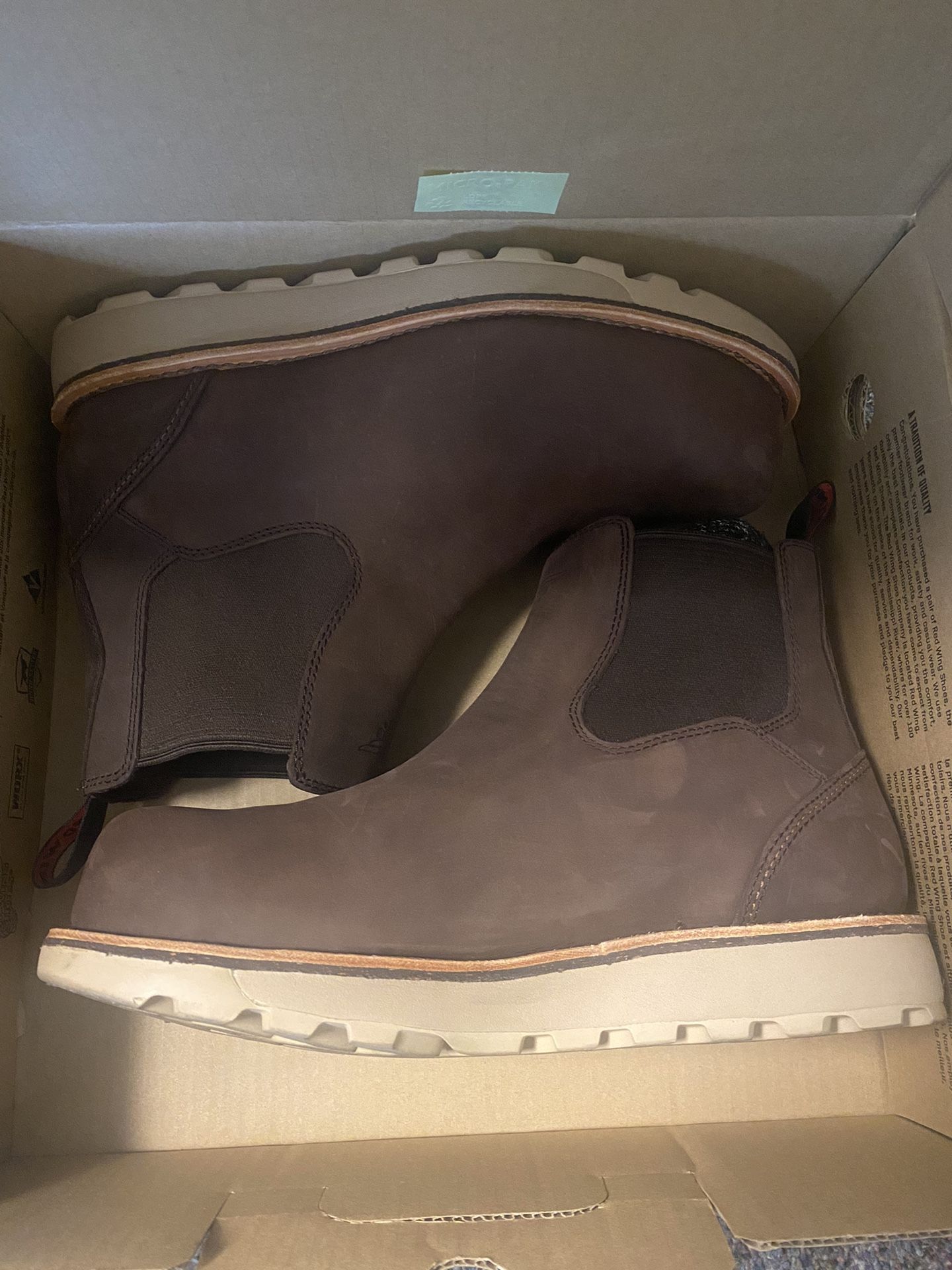 Red Wing Hombre Work Boots