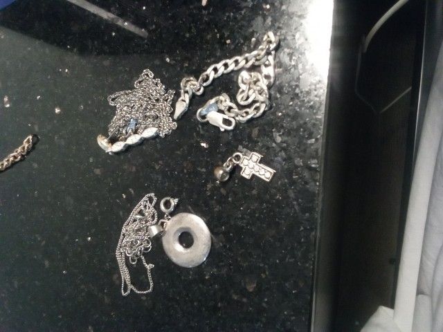 9 Grahms Of 925 Silver Jewlery