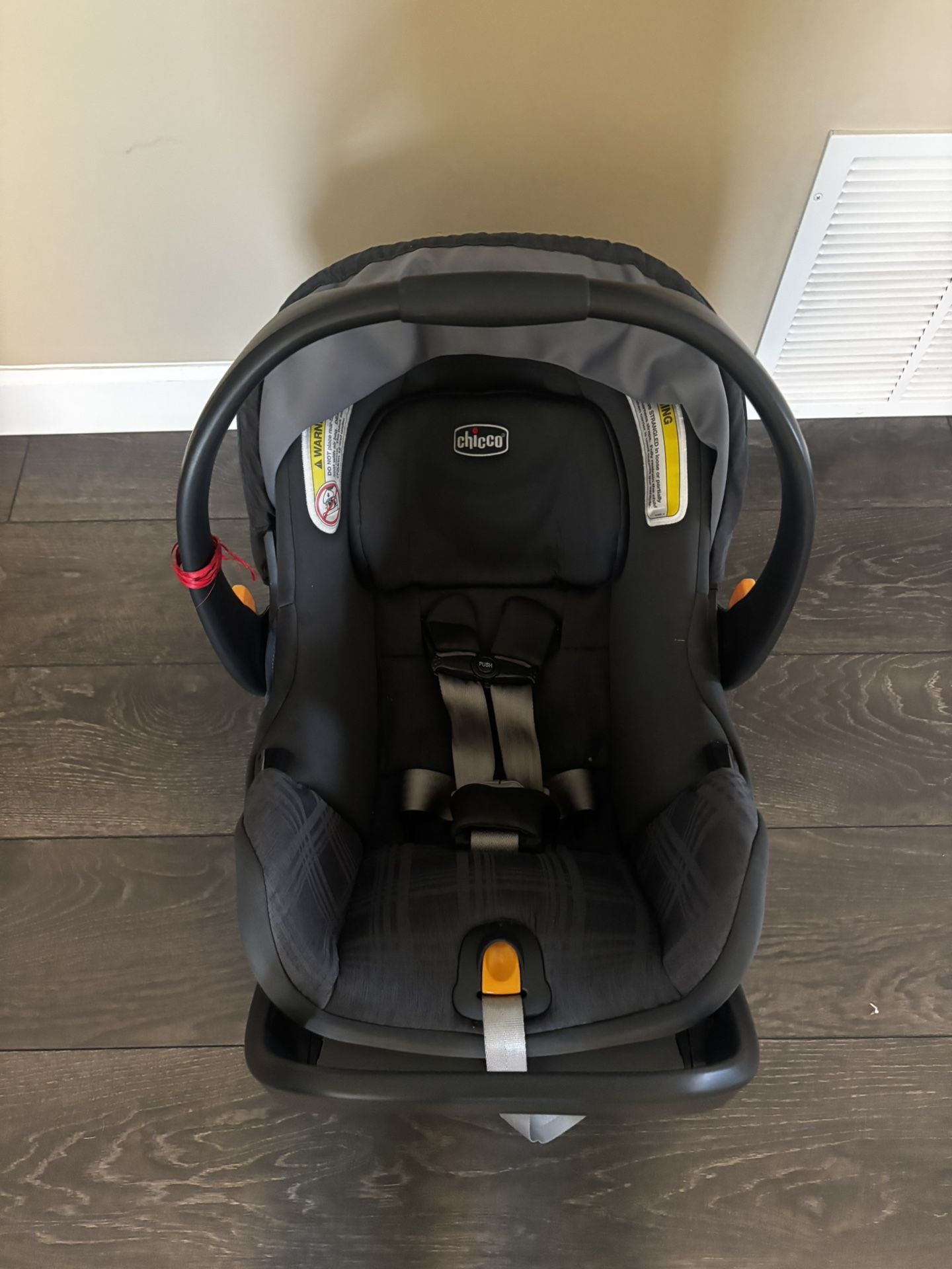 chicco keyfit 35 infant Car Seat 