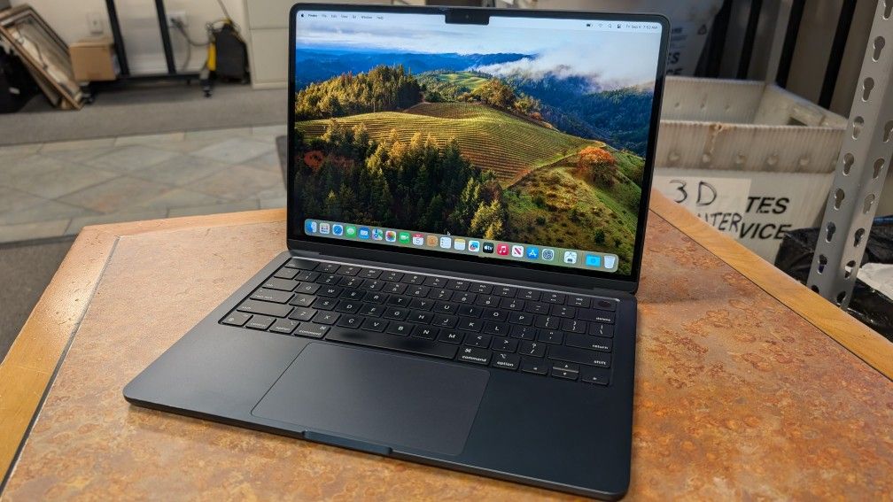 Apple MacBook Air 13.6" 2022 M2 8 Core 8GB 256GB SSD 8 Core GPU