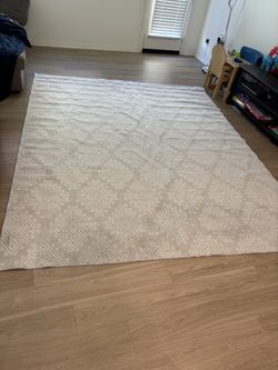 BRAND NEW 8’ X 10’ INDOOR OUTDOOR AREA RUG