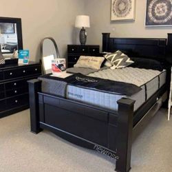 Mirlotown Queen Poster Bed Black By Ashley Signature 🤩 New Brand 🎊 On Display 🏠 Mattress Sold Separately ❗️