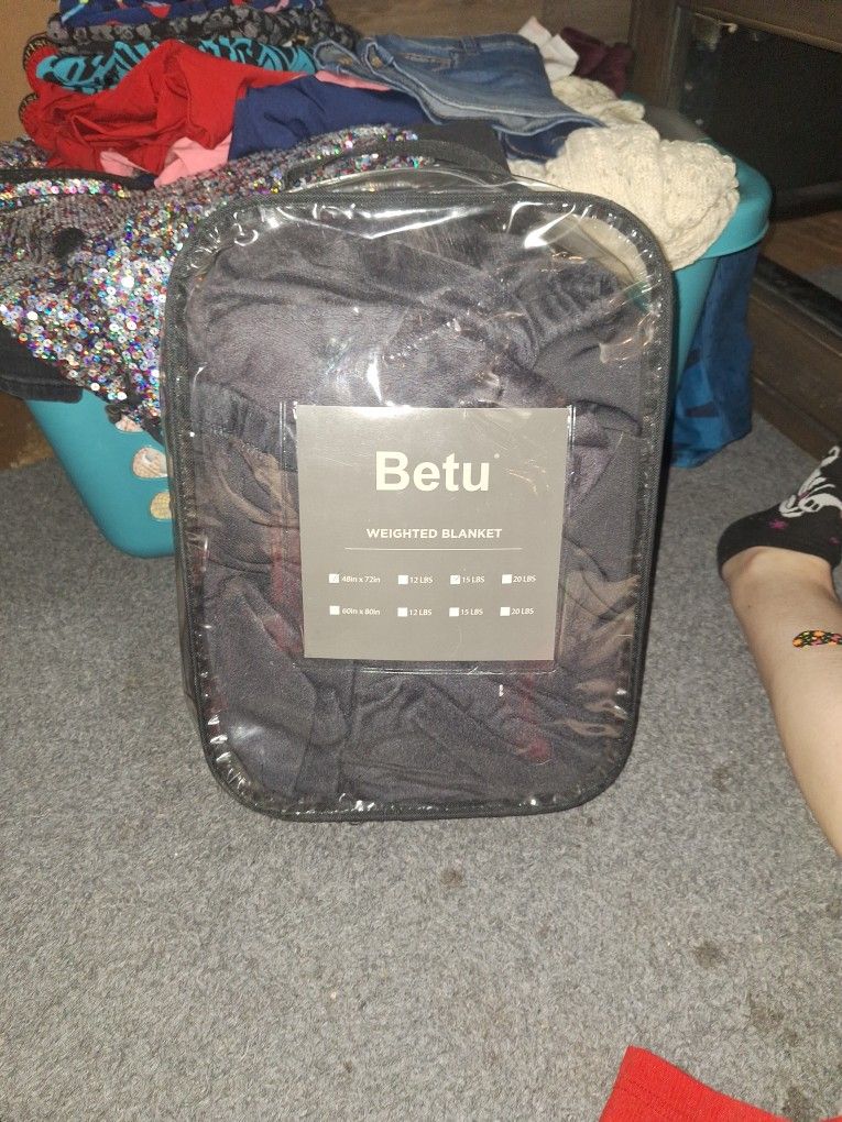 Brand New 15 Pound Weighted Blanket 