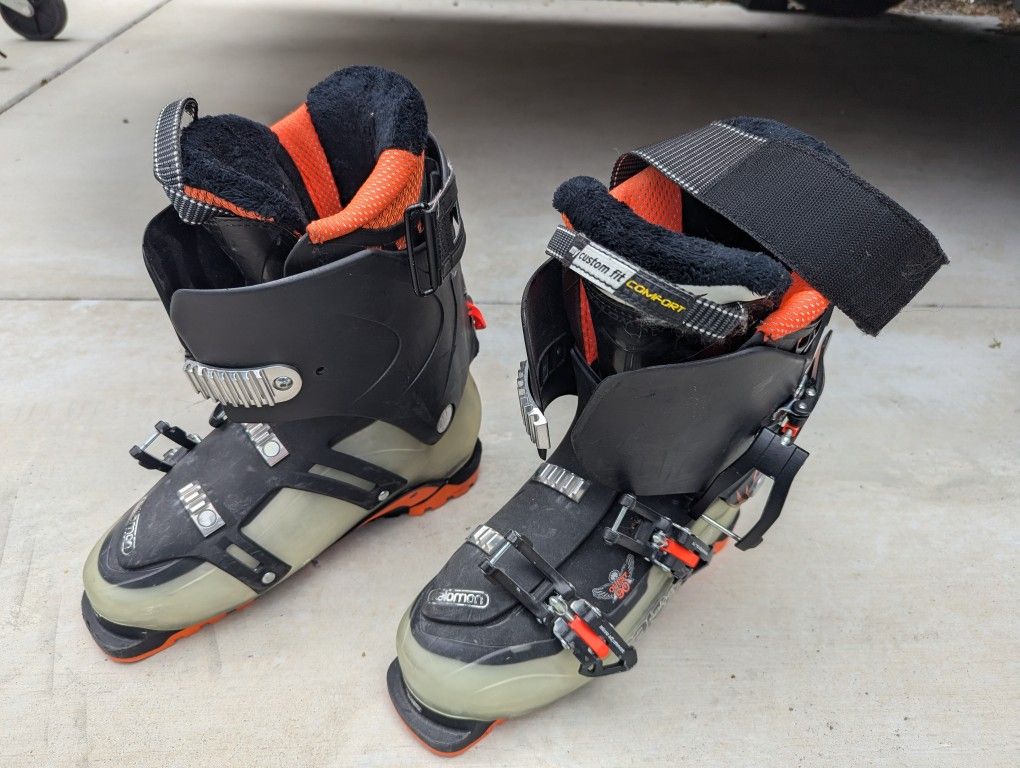 Salomon Ski Boots Size 9