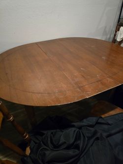 🌟FREE Wood Extendable Dining Table Only