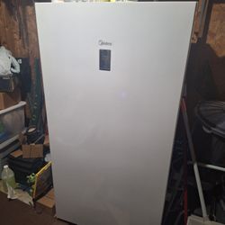 Midea Refrigerator And Freezer