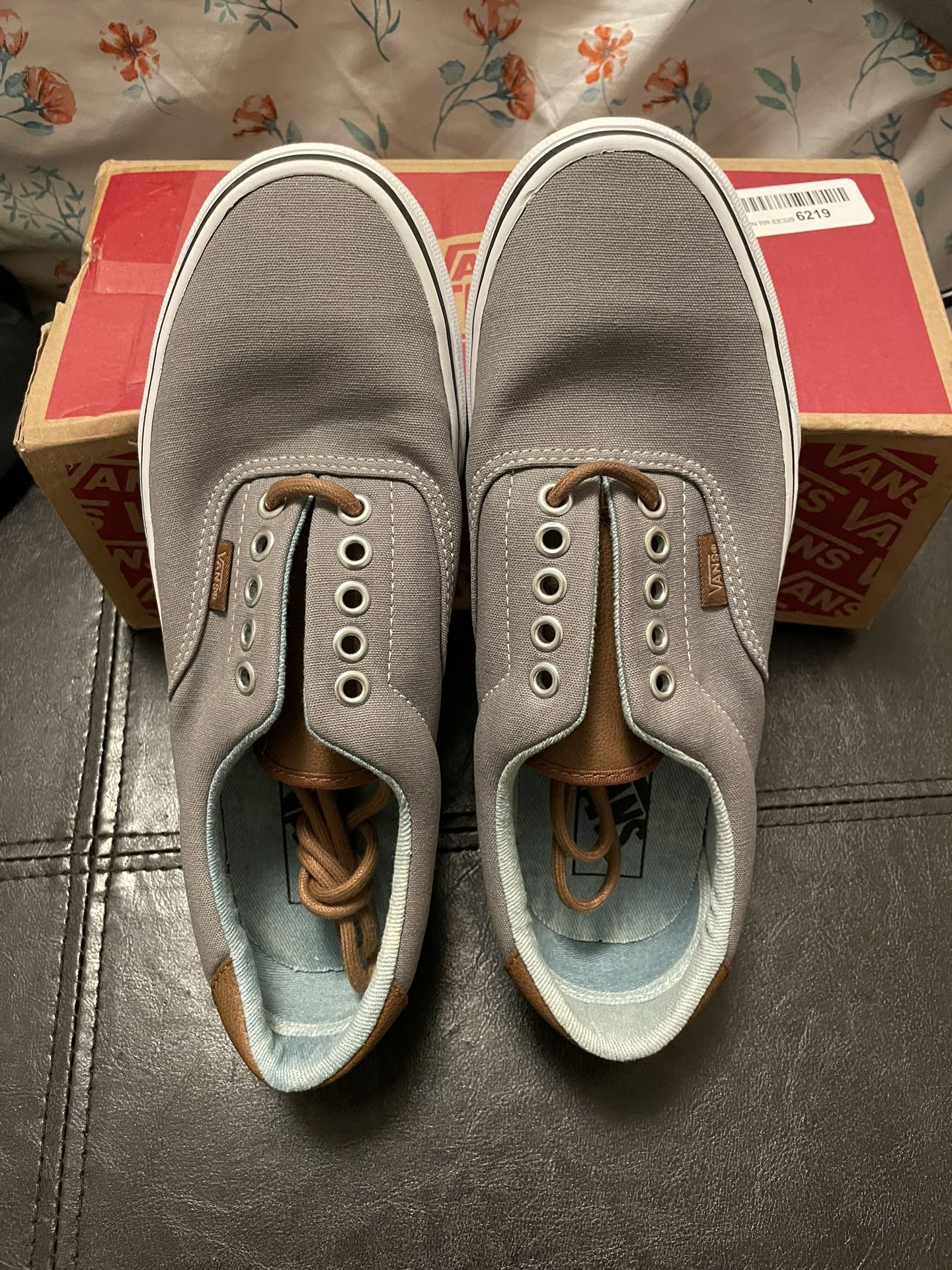 Brand New Vans - 7.5M
