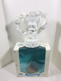 Vintage 1996 Precious Moment Forever True Porcelain Musical Wedding Cake Topper