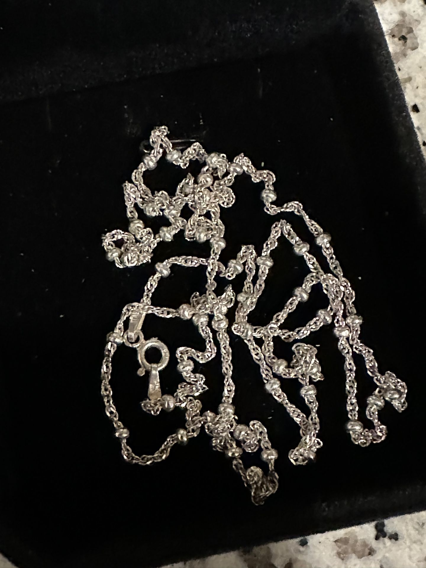 SILVER NECKLACE