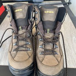 Lowa Renegade GTX Hiking Boots