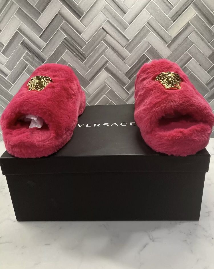NEW Versace Palazzo Slippers Pink Women’s Size 41 Condition is New with box