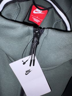 Nike Tech Fleece Full-Zip Hoodie Size Large