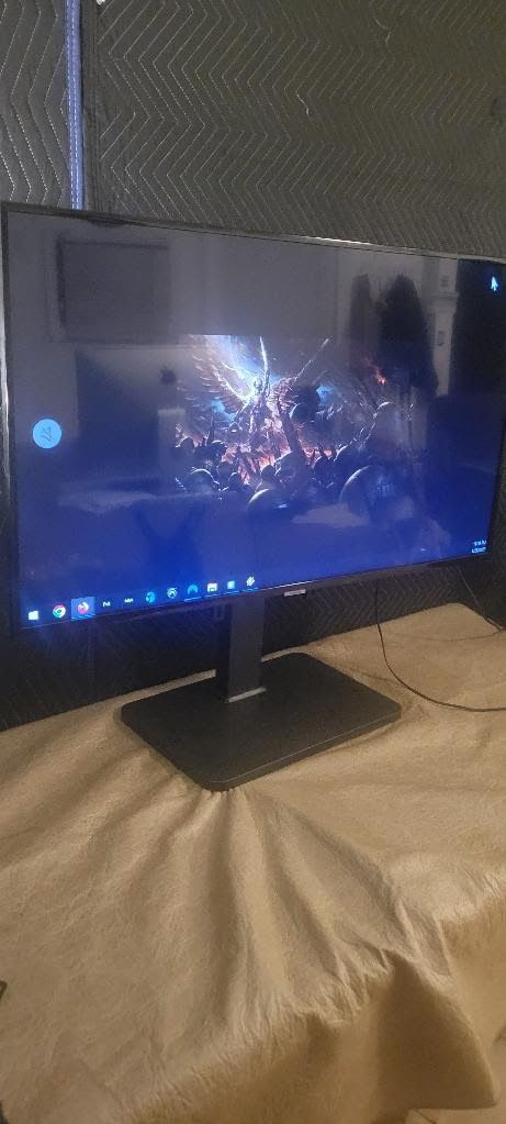 43” SAMSUNG SMART TV (DELIVERY AVAILABLE)
