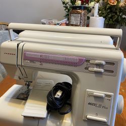 Janome 4623LE Portable Sewing Machine With OEM Case And Pedal