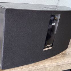 BOSE SoundTouch 30 Wi-Fi Music System with remote, very Clean Like New