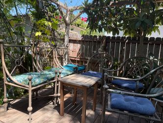 Set of metal chairs sturdy never rust set of 6