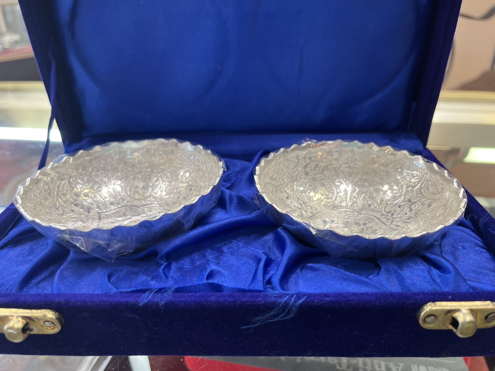 oldGiftIdeas 8 Inch Silver Plated Peacock Brass Bowl, Decorative Serving Bowl, Wedding and Housewarming Gift, Silver Plated Bowl Gift Items
