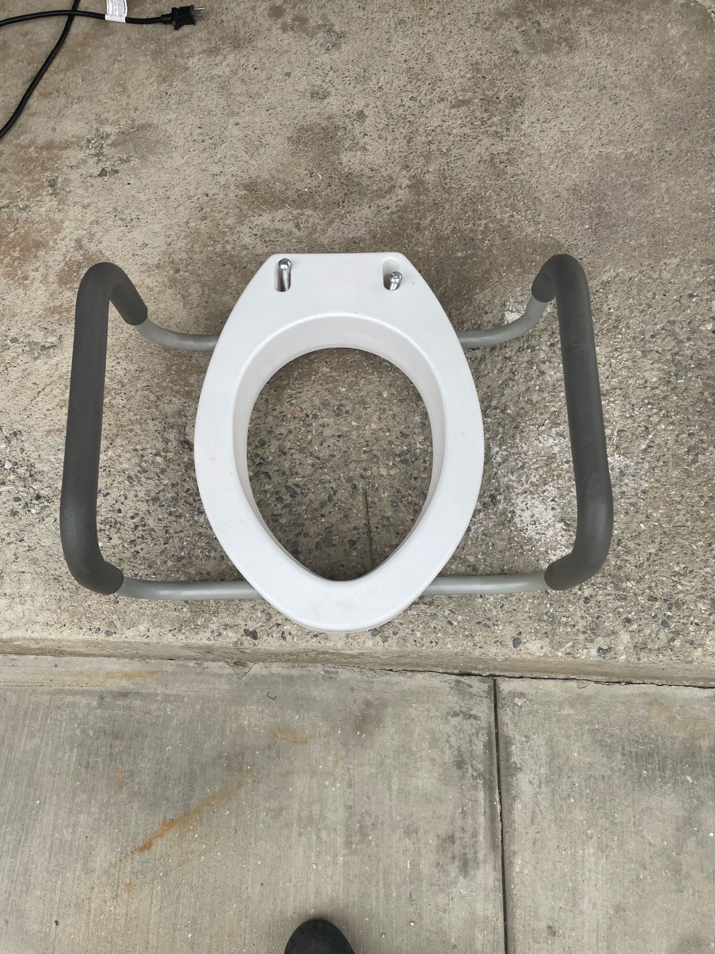 Toilet seat assistant