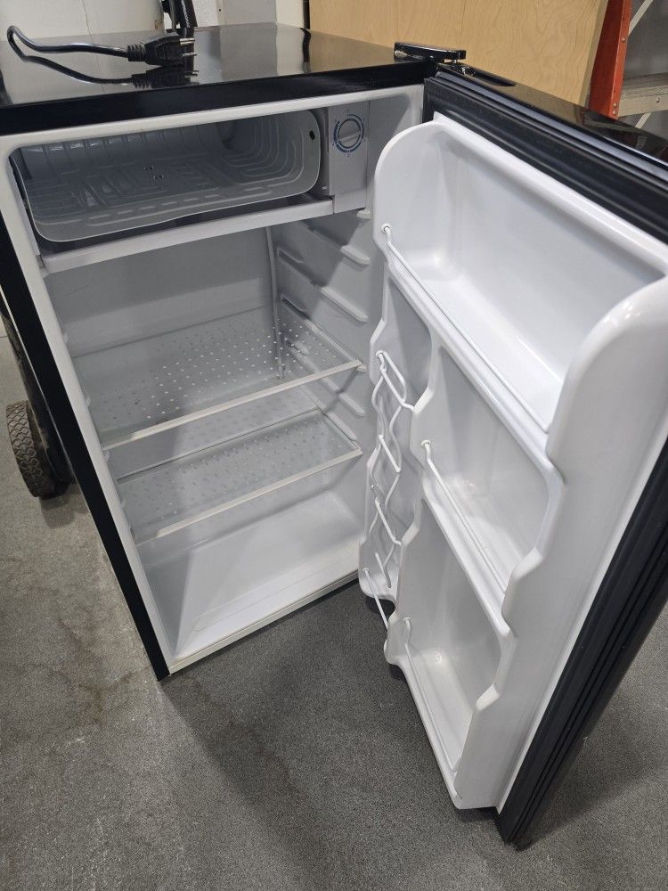 RCA 3.2 Cu Ft. Mini Refrigerator