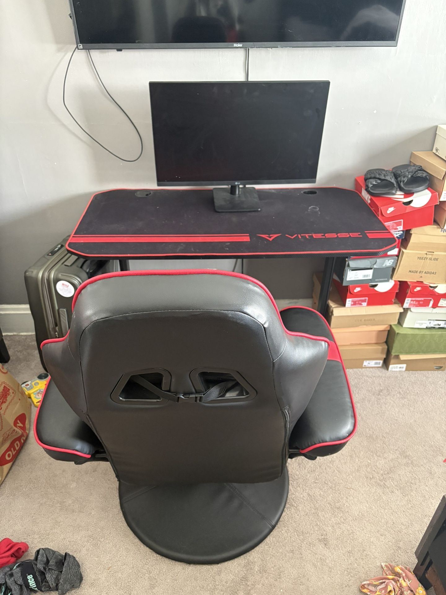 Gaming table