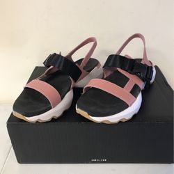 Sorel Women’s Kinetic Impact Sling Sandal. Sz7.                 Ez