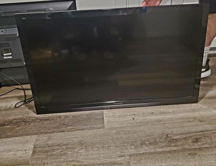 Panasonic TC-L42E3 42" Class VIERA 1080p LED LCD SMART TV