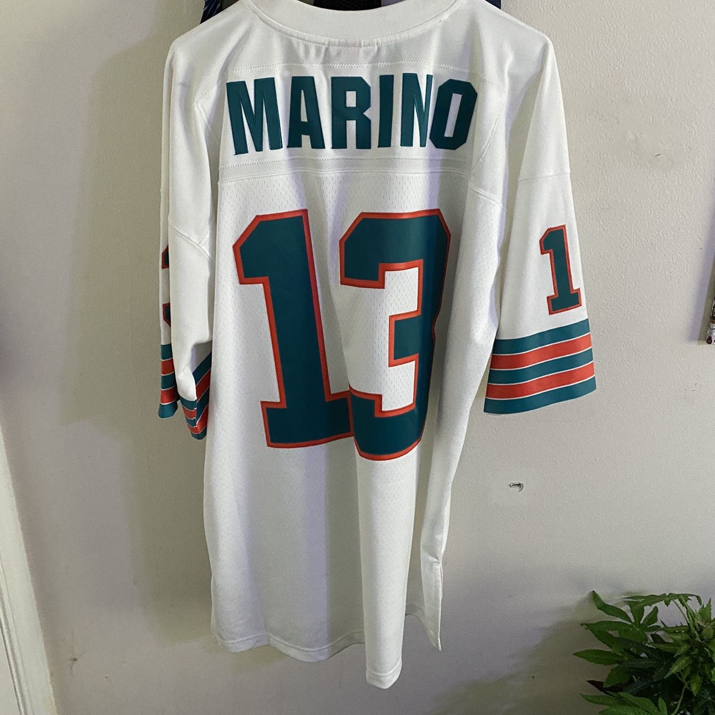 Dan Marino number 13 Miami dolphins NFL football jersey size medium for  Sale in West Palm Beach, FL - OfferUp