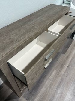 King size dresser