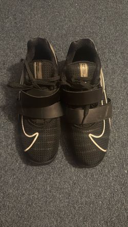 Nike Romaleos 4 (black/white) Size 7.5