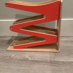 LOVEVERY Lovevery Race And Chase Car Ramp only