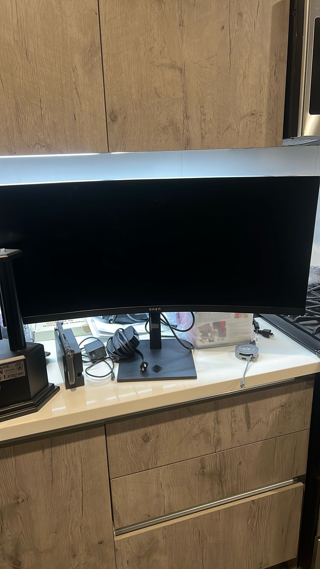 OMEN by HP 34 inch WQHD 165Hz Curved Gaming Monitor - OMEN 34c