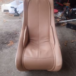 Synca Massaging Chair 