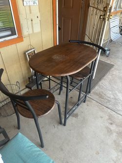 Table and 2 chairs