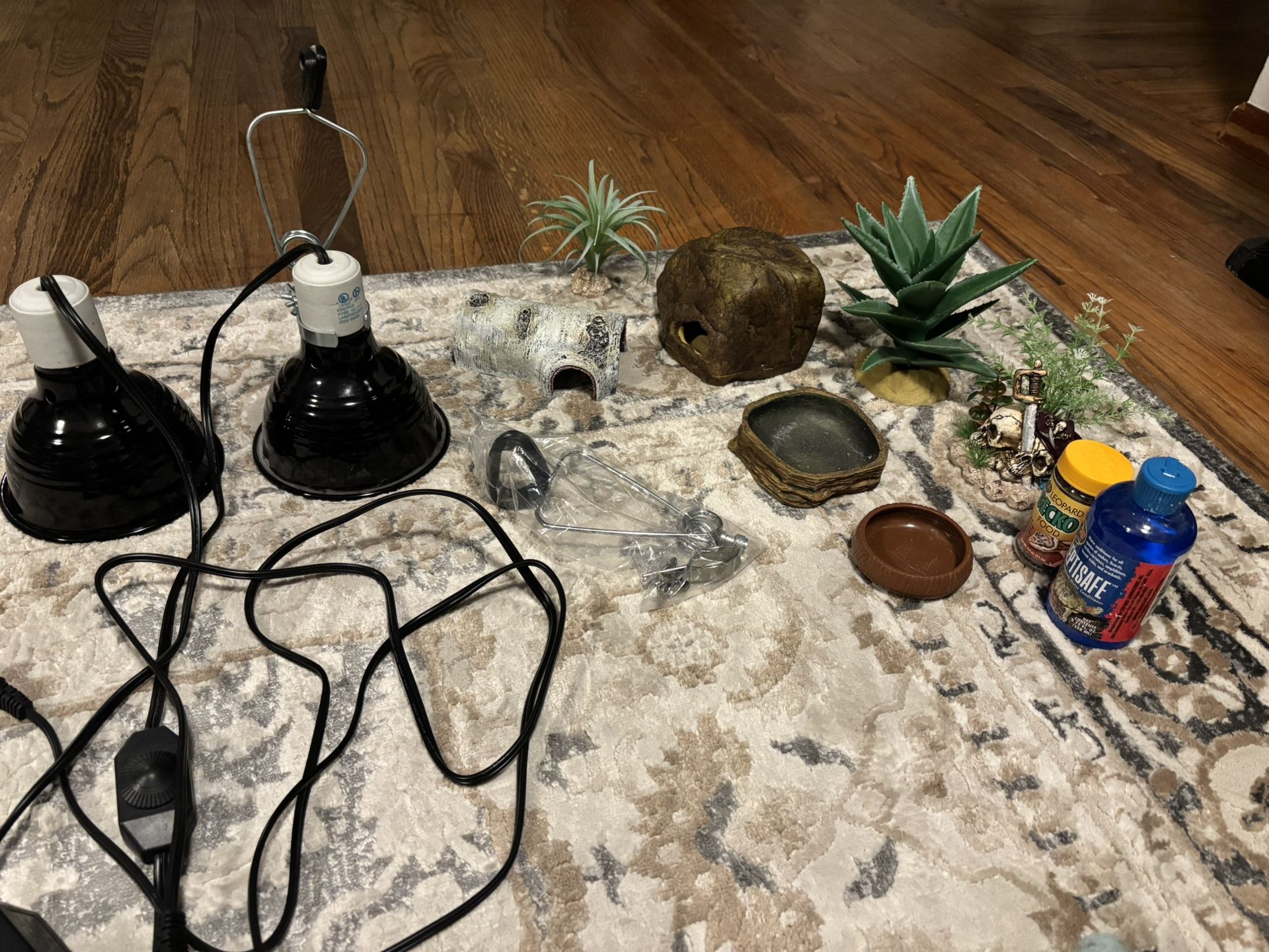 Reptile supplies