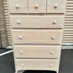 Big size chest of drawers, tall boy/ Cajonera Alta de tamaño grande