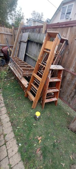 wood ladder great condition 