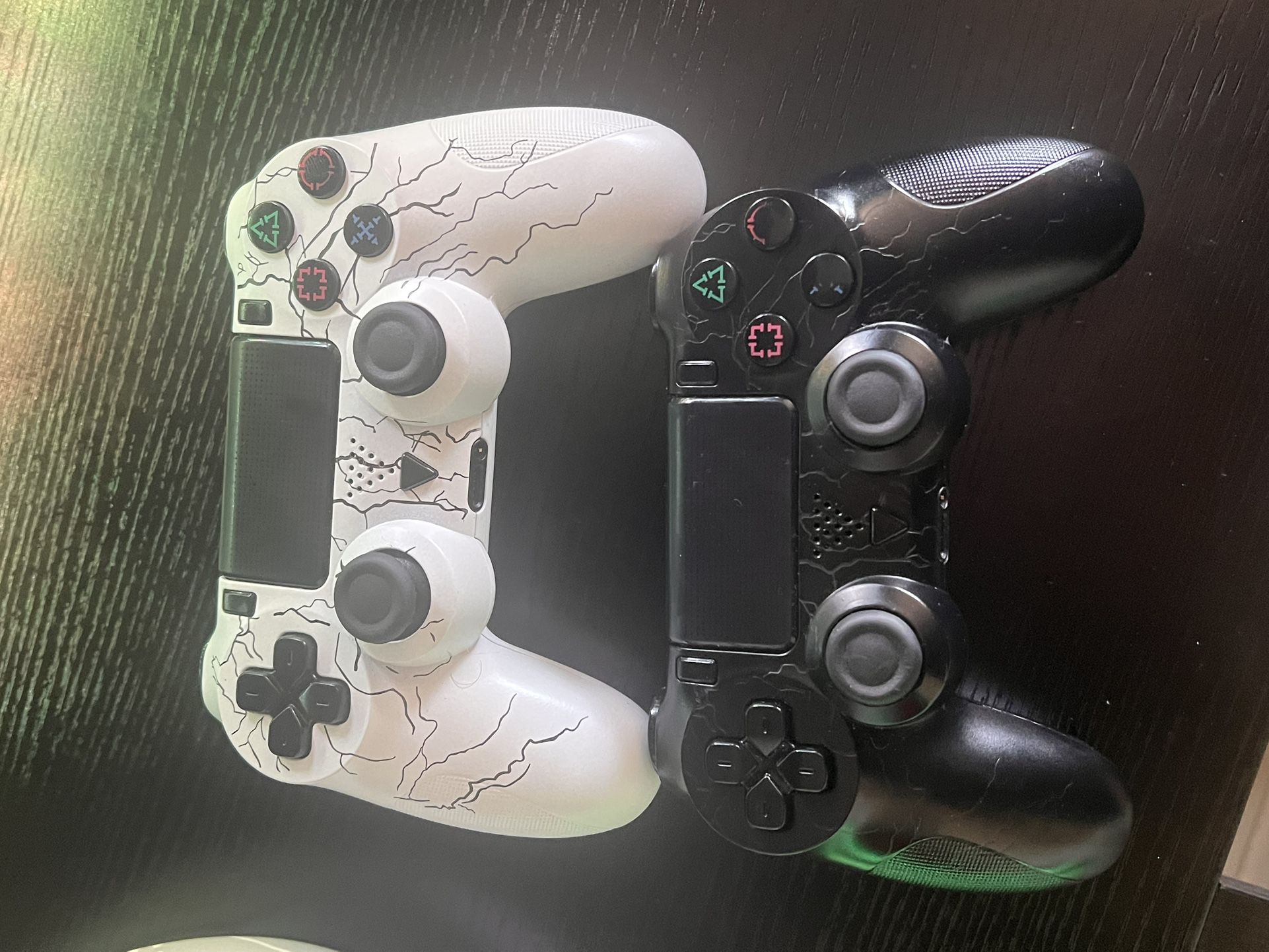 Ps4+ JBL Headset+2 controllers