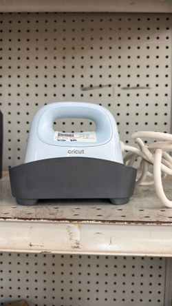 Cricut for hats with accessories