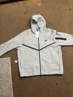 Grey brand ,new  Nike tech brand new size xxl in mens