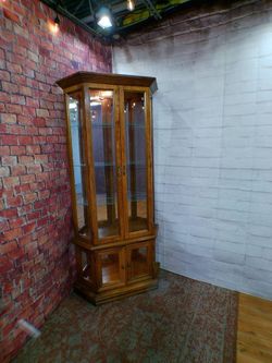 FREE DELIVERY - Curio Cabinet